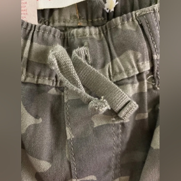 Boys Levi's Camo Jogger Pants - Picture 10 of 10